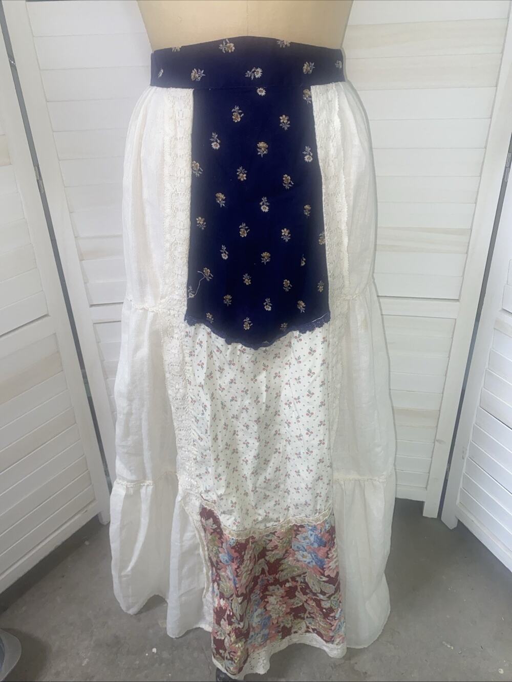 70s 80s Floral Lace Patchwork Maxi Skirt Size M Boho USA Cottagecore Prairie